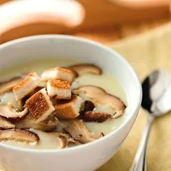 Tip: Romige champignonsoep met croutons