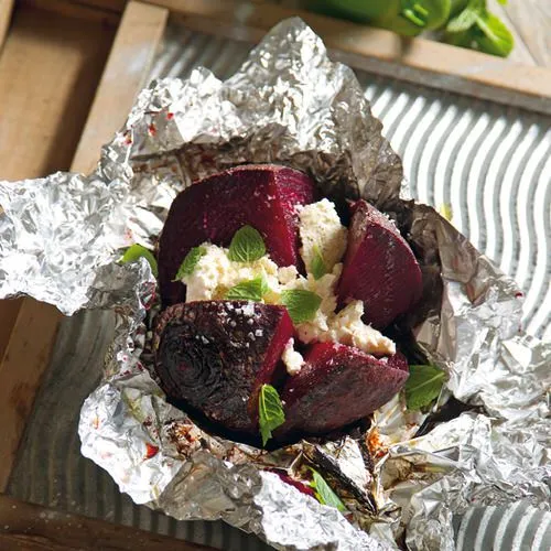 Geroosterde bieten met ricotta en munt