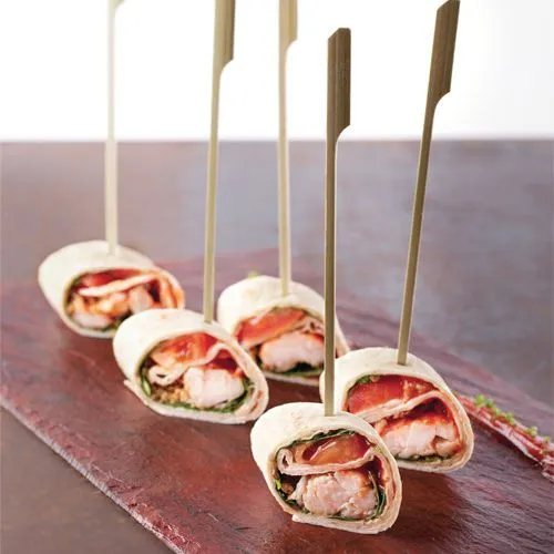 Wrap rolletjes met krab en tomaat