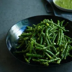 Tip: Nigella Lawson: sperziebonen met pistache-pesto