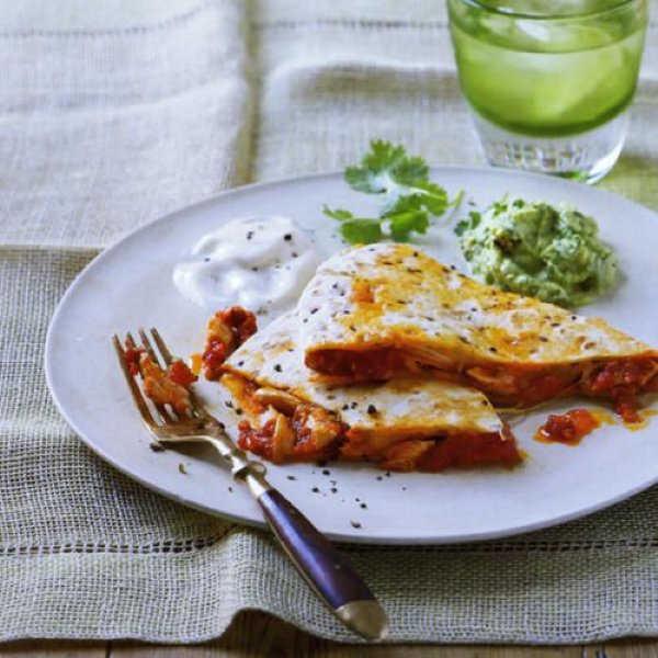 Quesadilla's met kip en chorizo recept okoko recepten