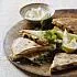 Quesadilla's met zoete aardappel, spinazie en geitenkaas
