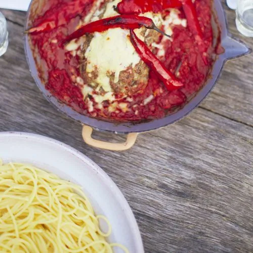 Jamie Oliver: varkensgehaktbrood met spaghetti en saus