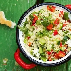 Tip: Couscous salade met komkommer, paprika en koriander