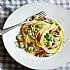 Spaghetti met jonge tuinbonen en spekjes