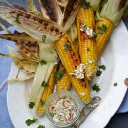 Tip: Gepofte maïskolven met chiliboter