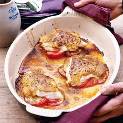 Tip: Kabeljauw met mosterd-sojasaus en tomaten uit de oven