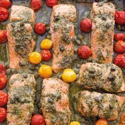 Tip: Zalm met pesto en kerstomaatjes van Annabel Langbein