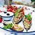 Met bulgur gevulde aubergines met tzatziki