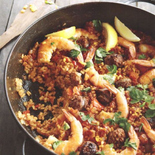 Snelle paella met garnalen en chorizo recept okoko recepten