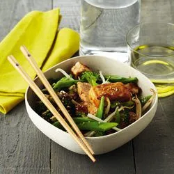 Tip: Gewokte tofu met lentegroenten