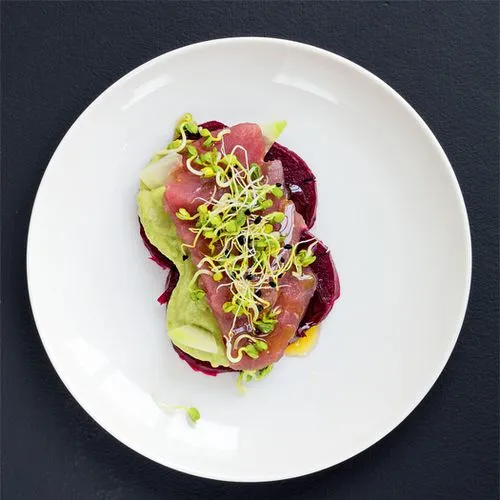 Ceviche van tonijn met wasabi en rode biet