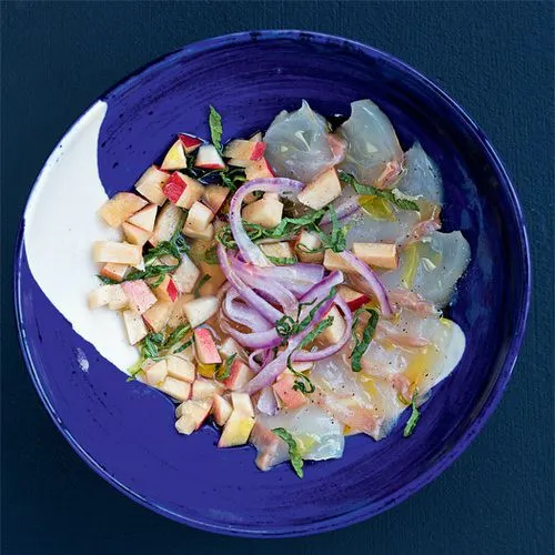 Ceviche van zeebaars met perzik