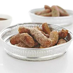 Tip: Mini-churros met warme chocoladechilidip