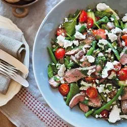 Tip: Griekse salade met lamssteak van Annabel Langbein