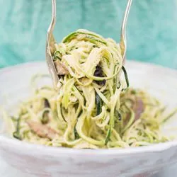 Tip: Courgette spaghetti met gemarineerde paddenstoelen