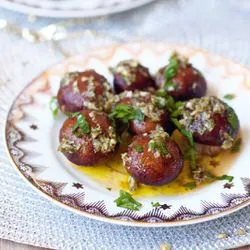 Tip: Champignons uit de oven met kappertjes-tijmsaus