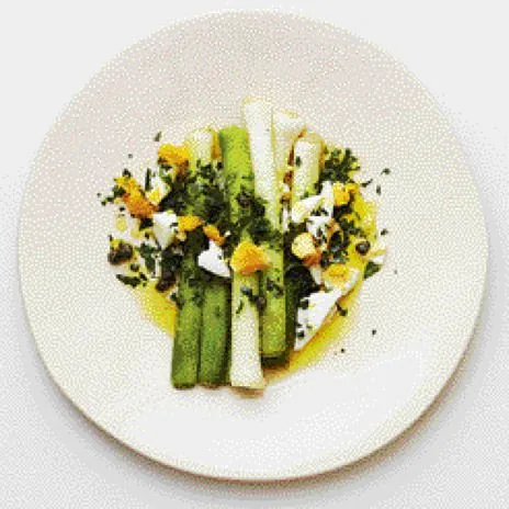 Prei in vinaigrette met eieren, peterselie en kappertjes