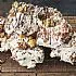Meringues met gezouten pinda's, honeycomb en chocolade