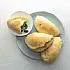 Empanada's met spinazie, rozijnen en pijnboompitten