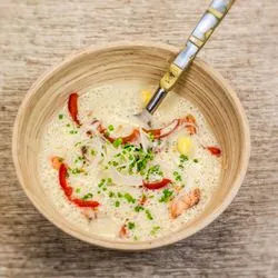 Tip: Aardappel-preisoep met zalm