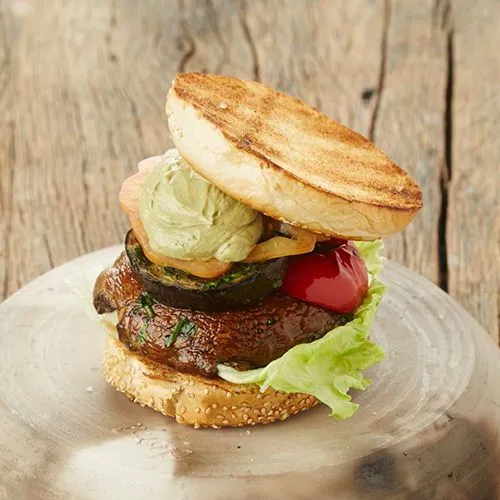 Groenteburger van de barbecue