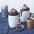 Chocolade mug cake cappuccino met slagroom