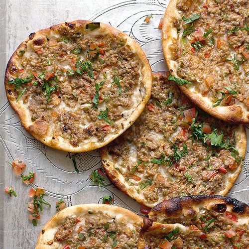 Goede Kleine platte broodjes met lamsgehakt - recept - okoko recepten ZO-58