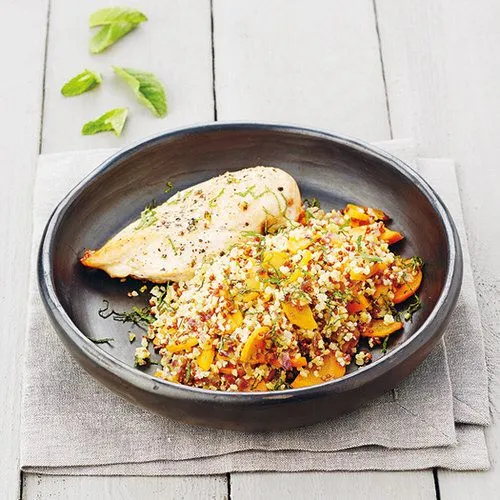 Warme quinoasalade met wortel en kipfilet