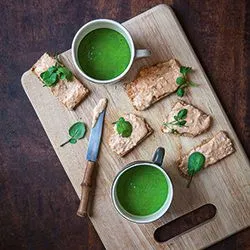 Tip: Waterkerssoep met krabtoastjes
