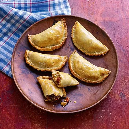 Empanadas met kip en chorizo