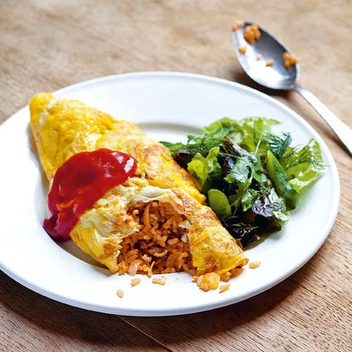 Japanse gevulde omelet (omuraisu)