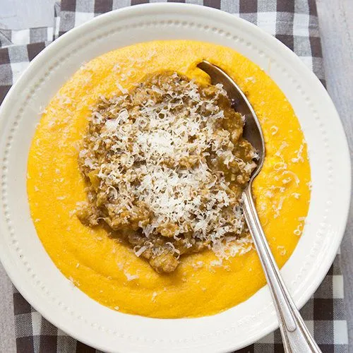 Pompoenpolenta met kalfsragout