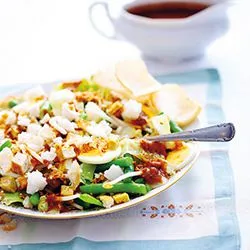 Tip: Gado gado (salade met tahoe, tempeh en pindasaus)