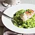 Doperwtenpuree met verse munt en gebakken spekvis