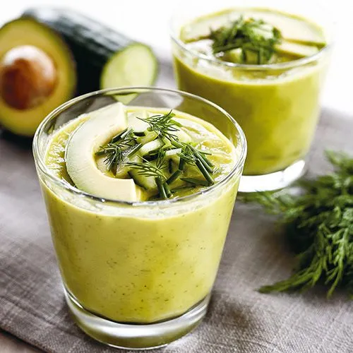 Koude komkommersoep met avocado en dille