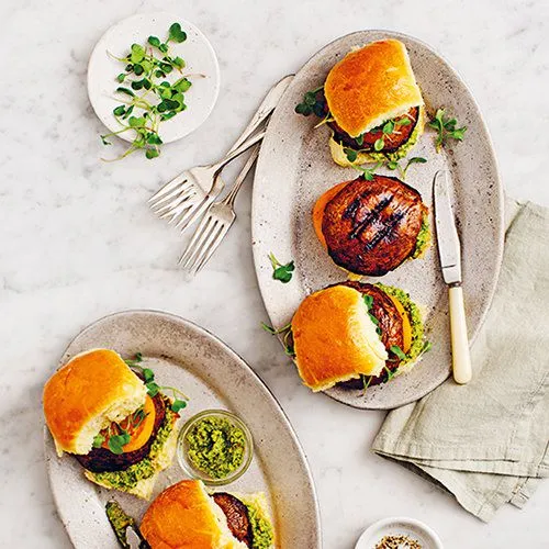 Portobello-burgers met pompoenpitpesto