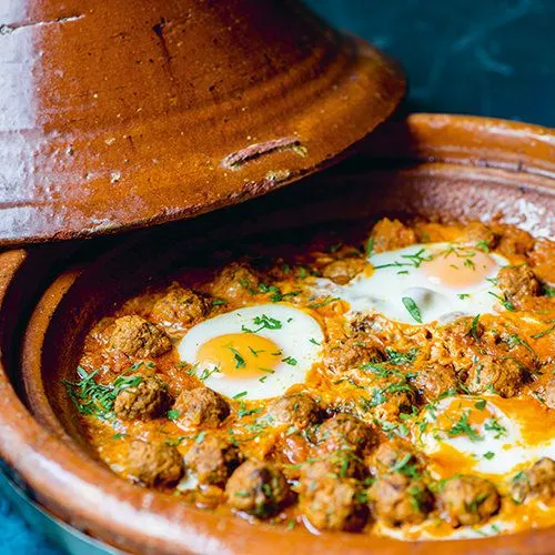 Shakshuka met gehaktballetjes uit de tajine