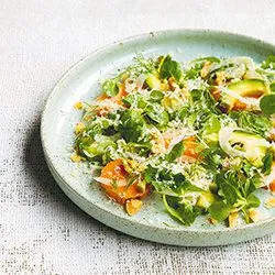 Tip: Avocadosalade met zoete aardappel en walnoten