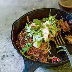 Tip: Zoeteaardappelkoekjes met limoen en avocado