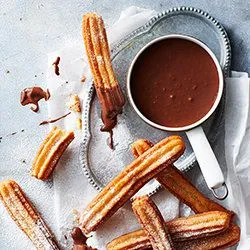 Tip: Chocolademelk met churros (churros con chocolate)