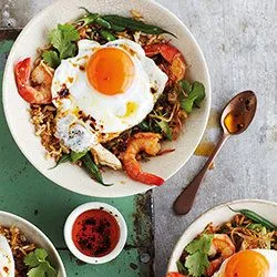 Tip: Nasi goreng met kip en garnalen