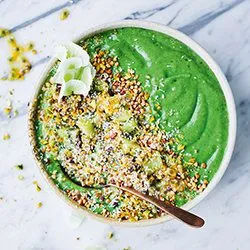 Tip: Smoothie met peer, avocado, broccoli en spinazie