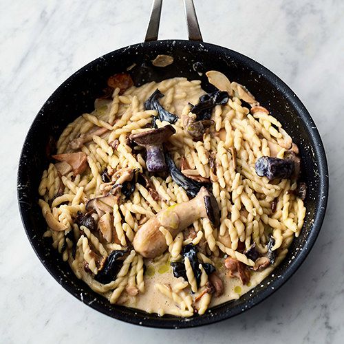 verrassing conservatief Malaise Jamie Oliver: pasta met paddenstoelen en knoflook - recept - okoko recepten