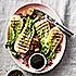 Gegrilde paksoi met zoete sojasaus en hete pepita's