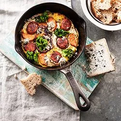 Tip: Zoete aardappeltortilla met chorizo en boerenkool