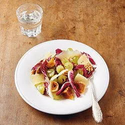 Tip: Pecorino met radicchio, druiven, vijgen en walnoten