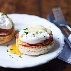 Tip: Eggs Benedict van The Wolseley