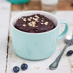 Tip: Chocoladelava-mugcake met bosvruchten