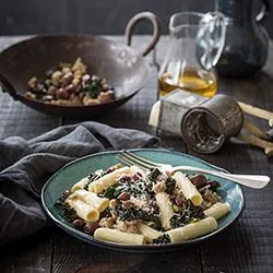 Tip: Rigatoni met venkelworst, cavolo nero, olijven en pecorino